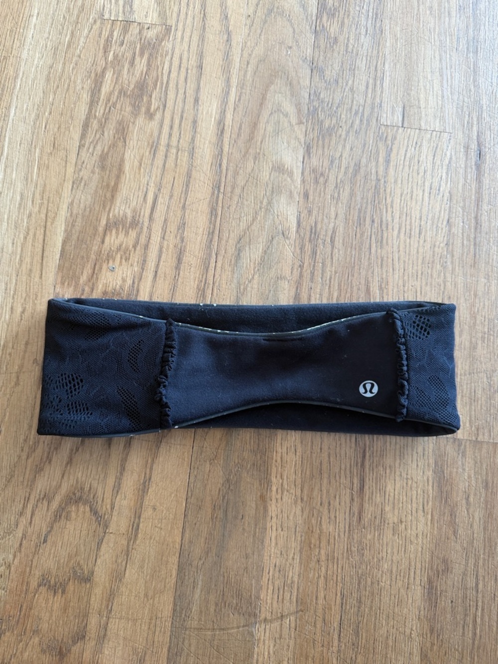 Womens black lululemon headband